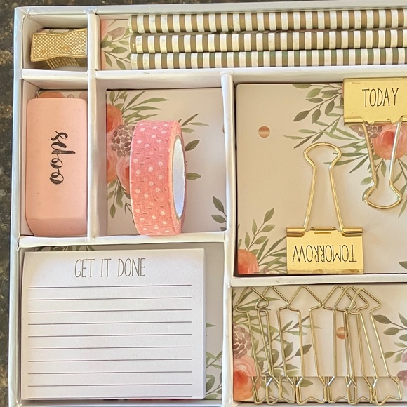 Stationary Set By Laura Ashley - Picture 3 of 7